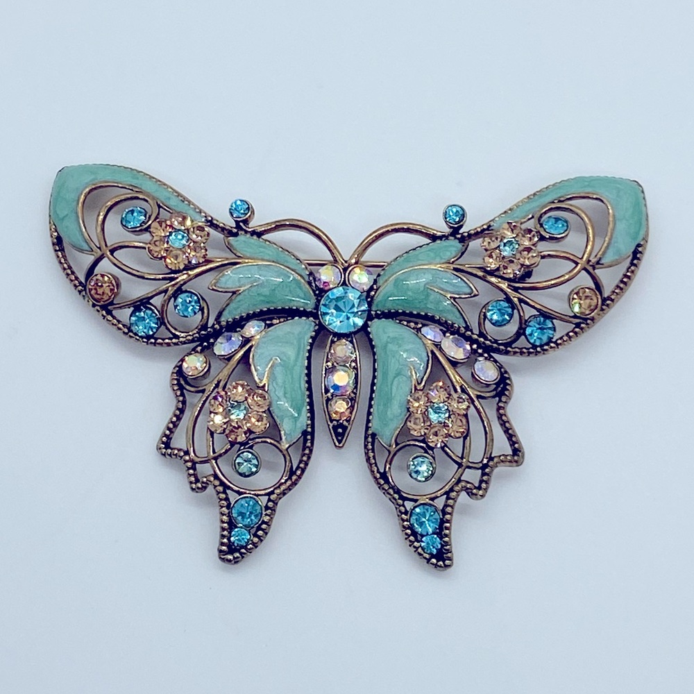 Avon 2005 Beautiful Butterfly Brooch
